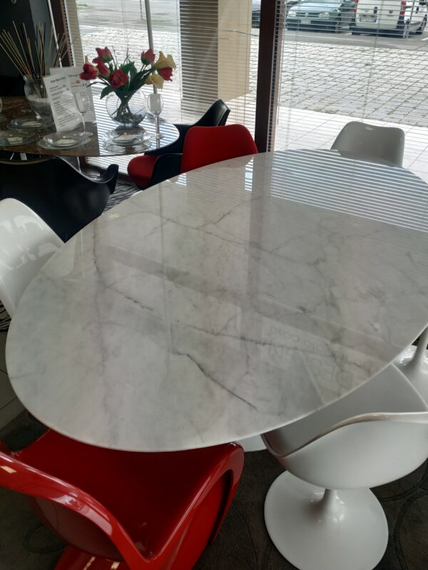 Table Tulipe 219