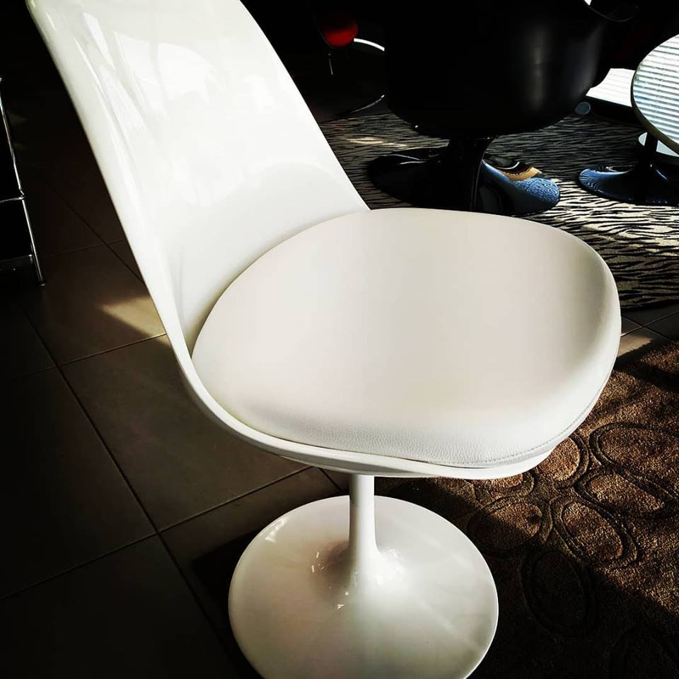 Chaise tulipe blanche